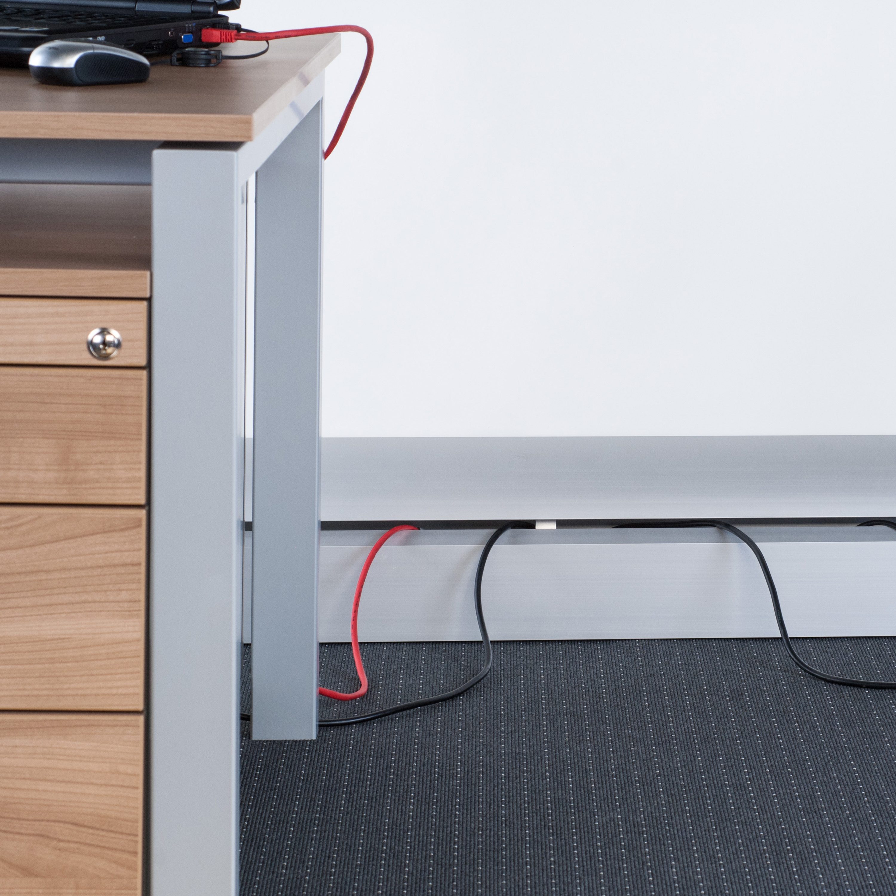 Elektrokanäle Leitungsführung Kanäle Aluminium